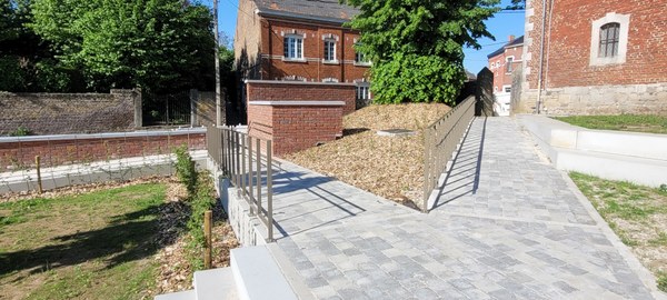 Place Abbé Detienne garde-corps